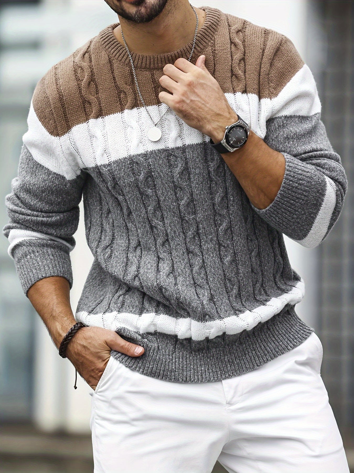 Color block knitted sweater with crew neck for men