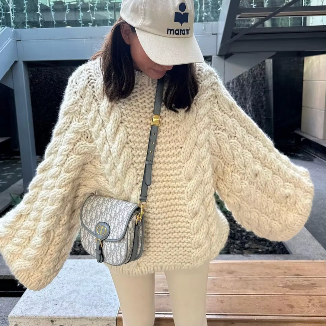 Women's chunky knit oversized sweater