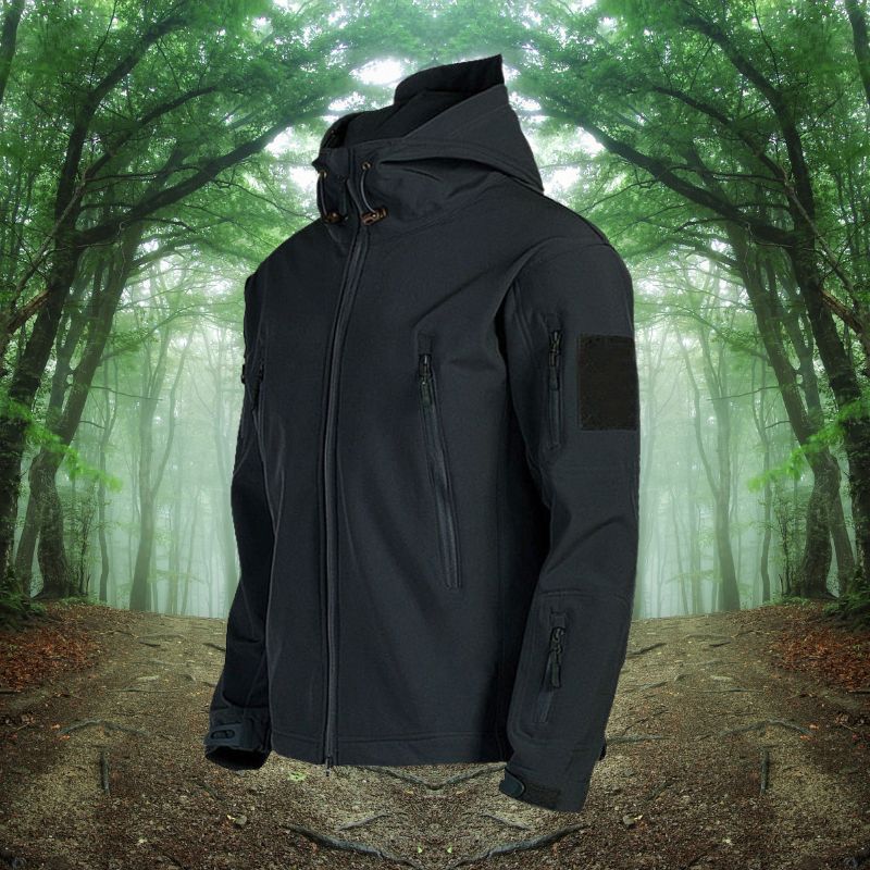 Men's water-resistant softshell jacket with multiple pockets