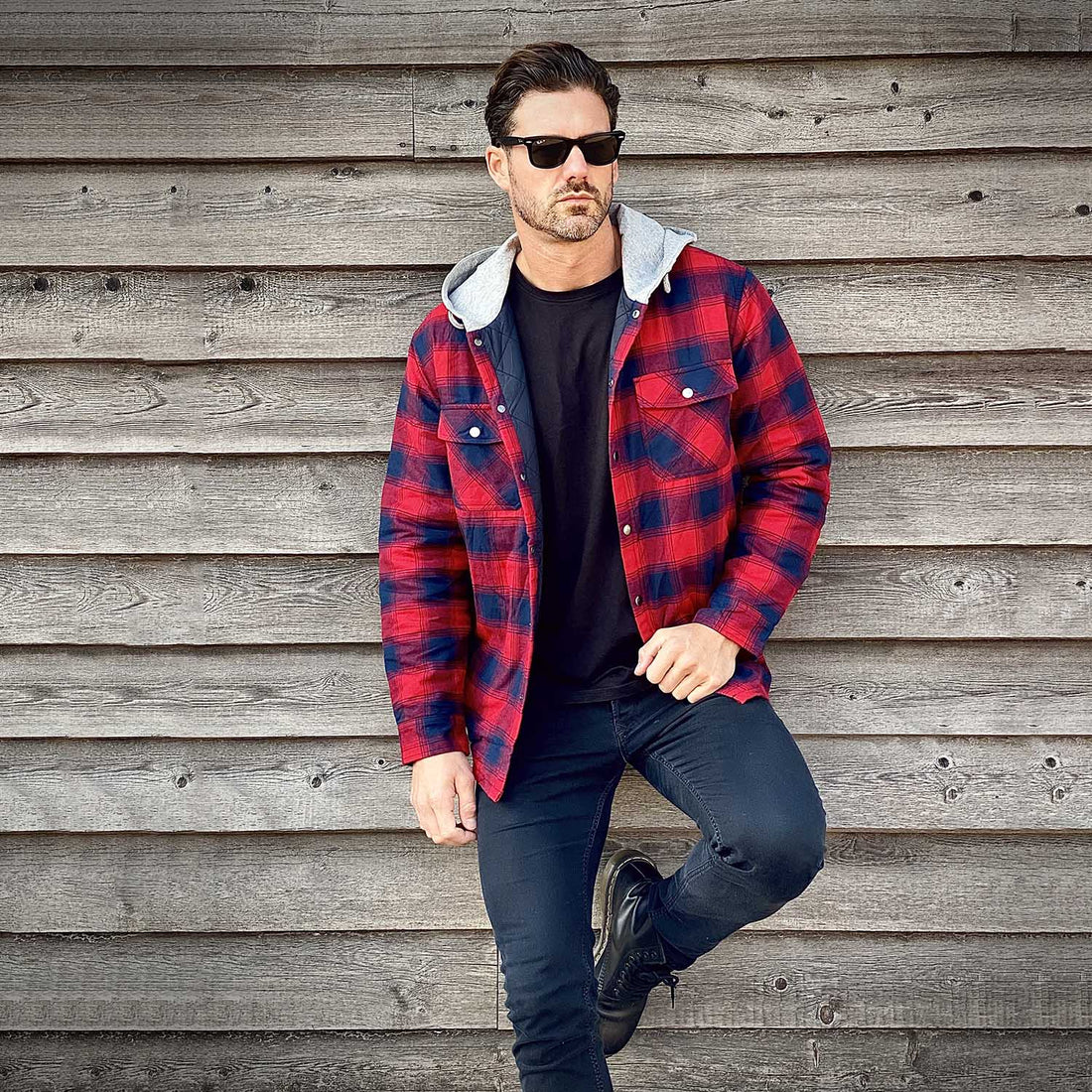 Men's warm and comfortable flannel shirt jacket with multiple pockets