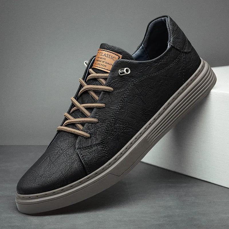 Men's classic lace-up sneakers