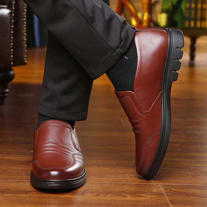 Stylish breathable business casual shoes for men