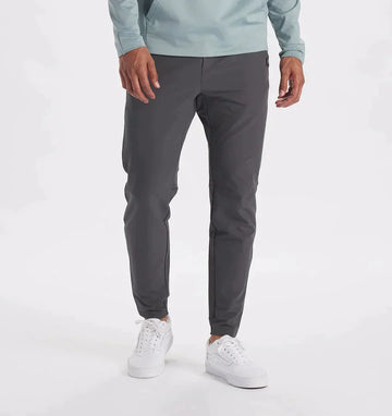 Tapered fit jogger pants for men