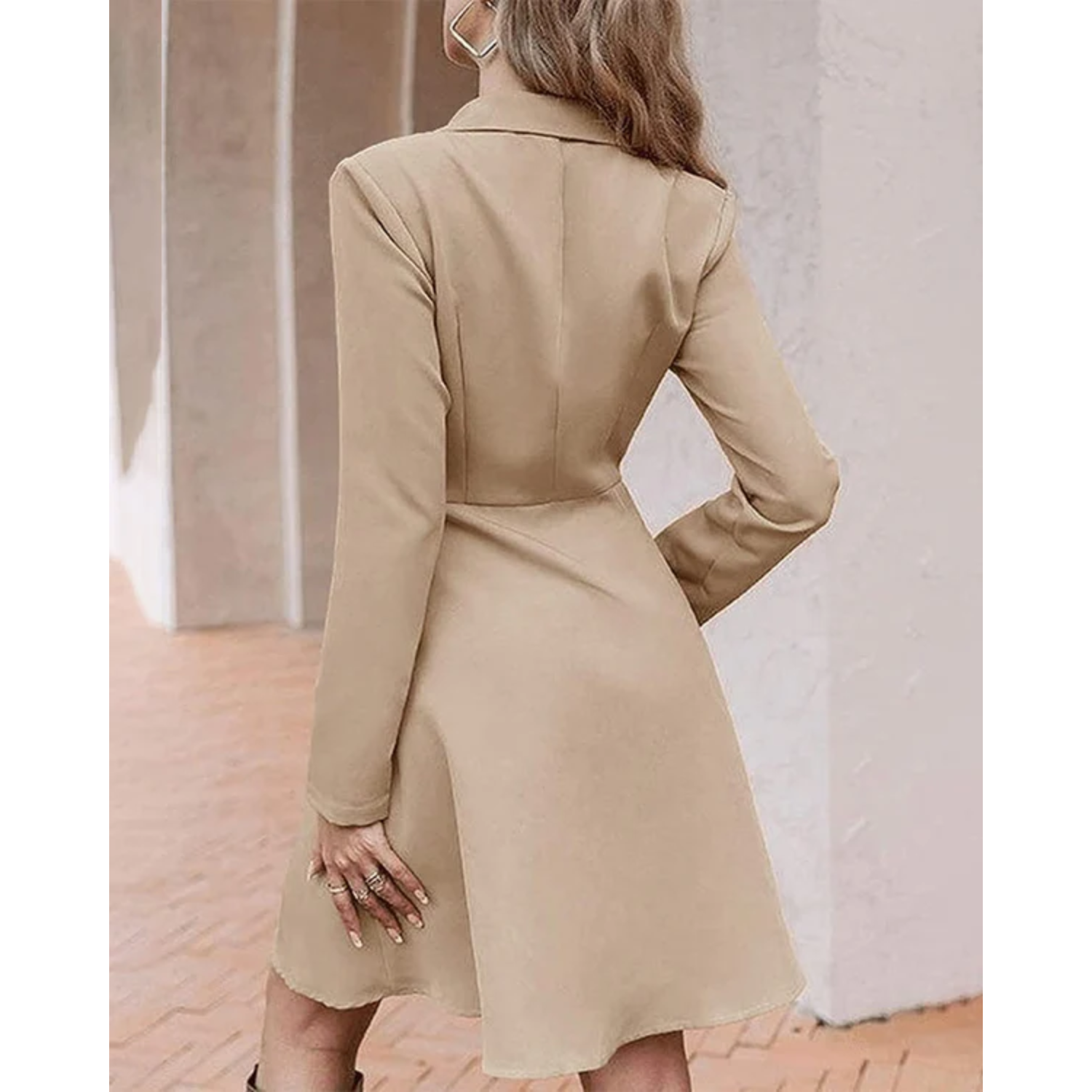 Women's Trench Coat - Tailored Fit - Belted Waist - Classic Collar - Knee Length