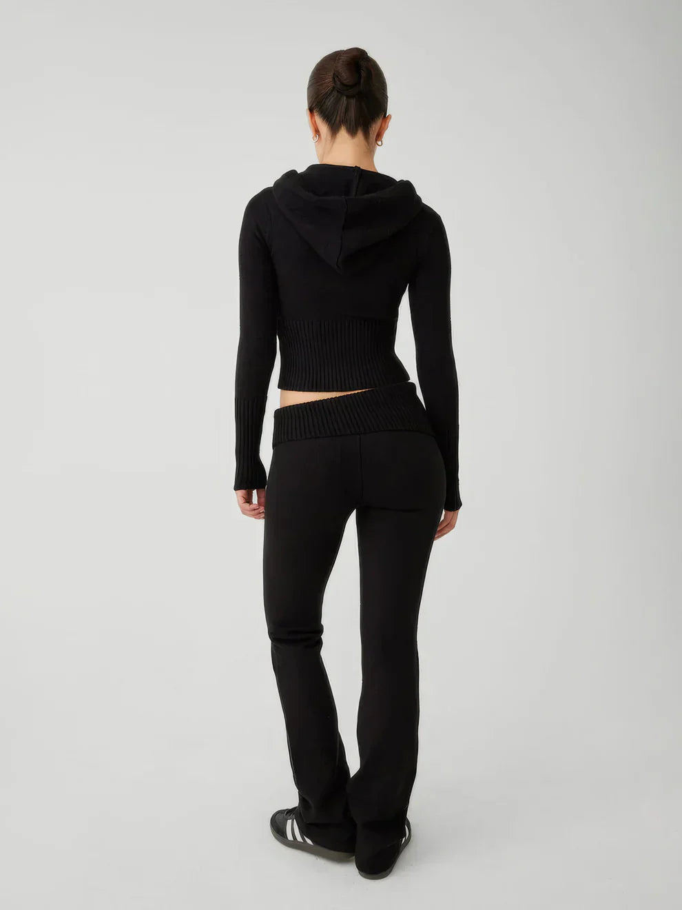 Women's cropped knit hoodie for effortless comfort