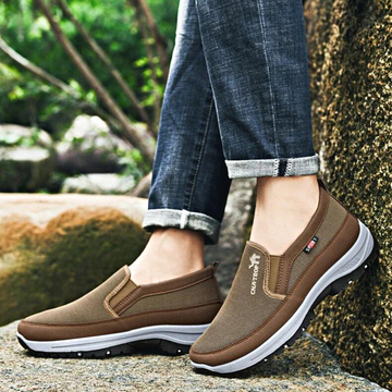 Men's outdoor slip-on shoes