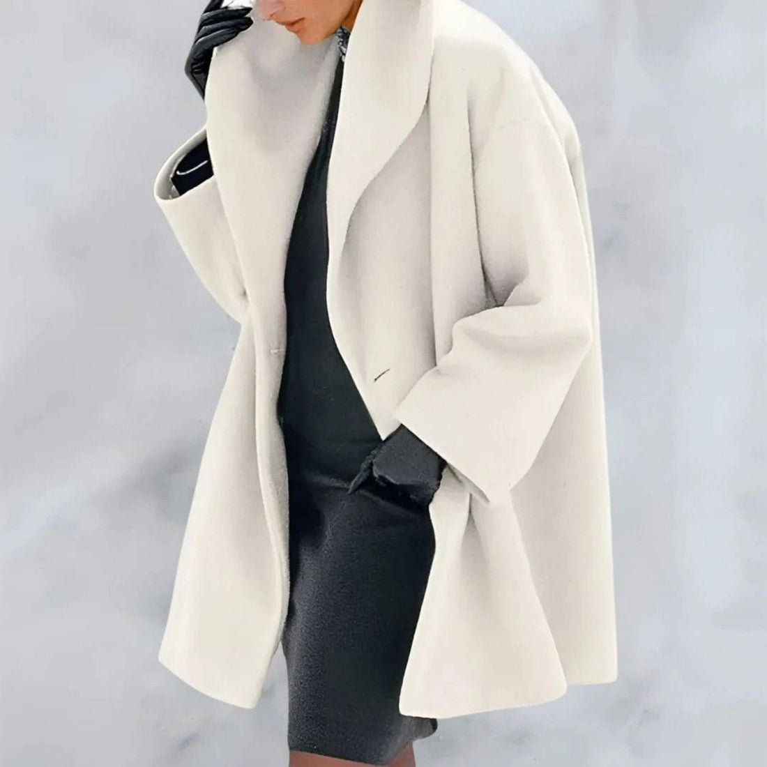 Fashionable women winter coat with collar and long sleeves