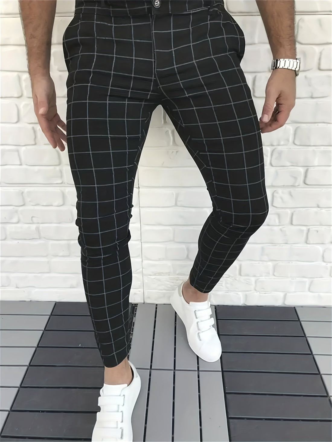 Men's slim-fit checkered trousers for smart-casual looks