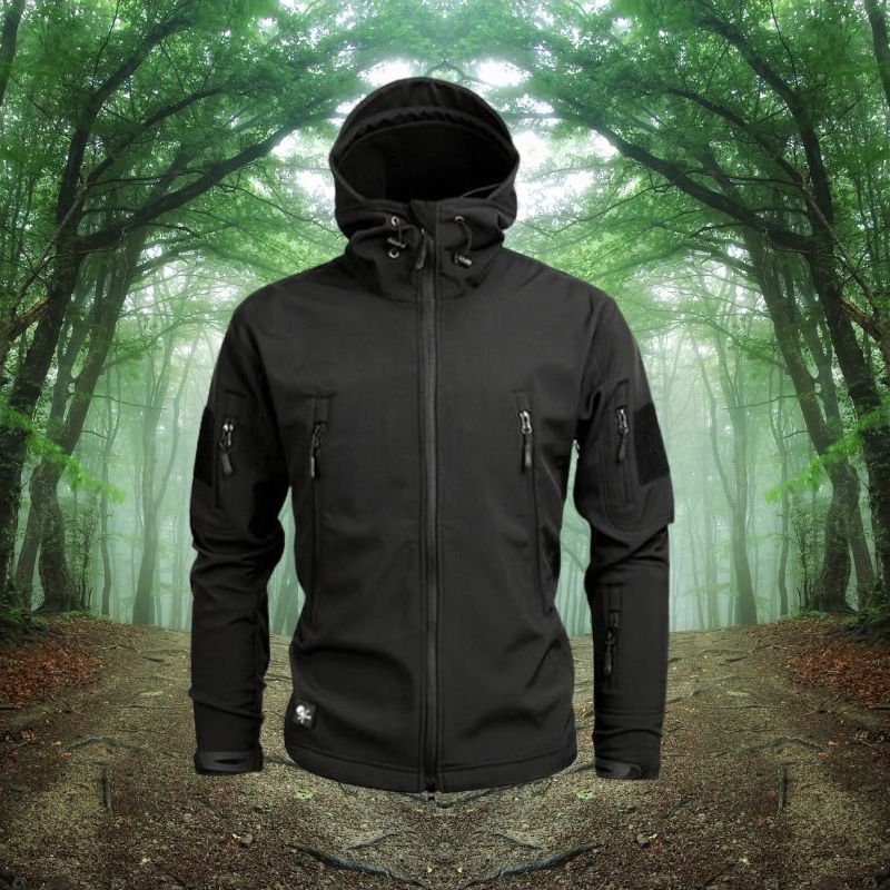 Men's water-resistant softshell jacket with multiple pockets