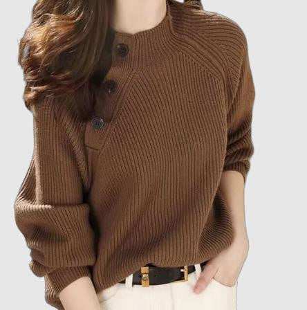 Women's knitted sweater with long sleeves