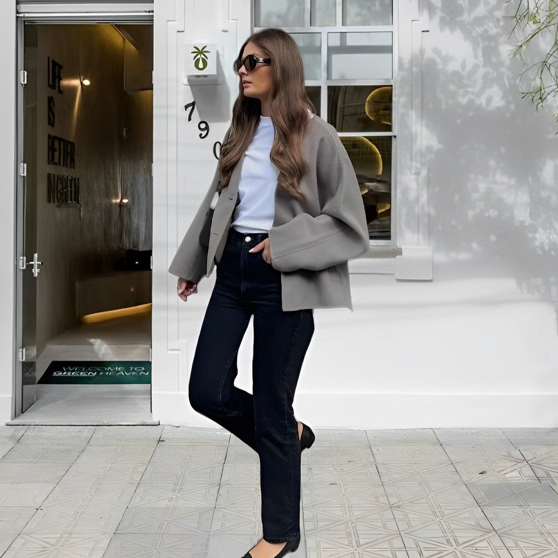 Women's minimalist v-neck blazer