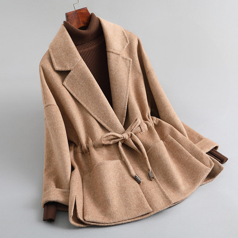 Women's short-length coat with side pockets and tie waist