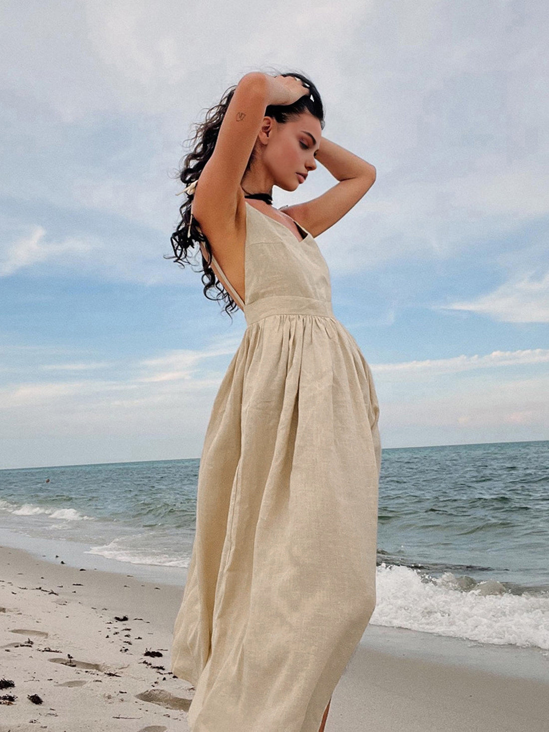 Kailee - v- neck backless long dress