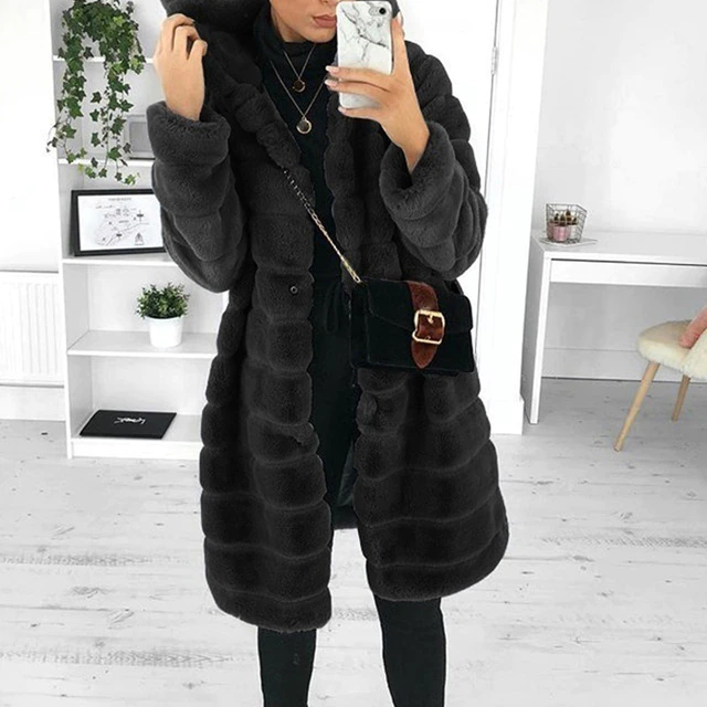 Elegant women's coat with thickened hood and long sleeves