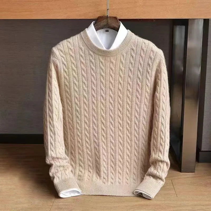 Men's cable knit pullover with ribbed cuffs