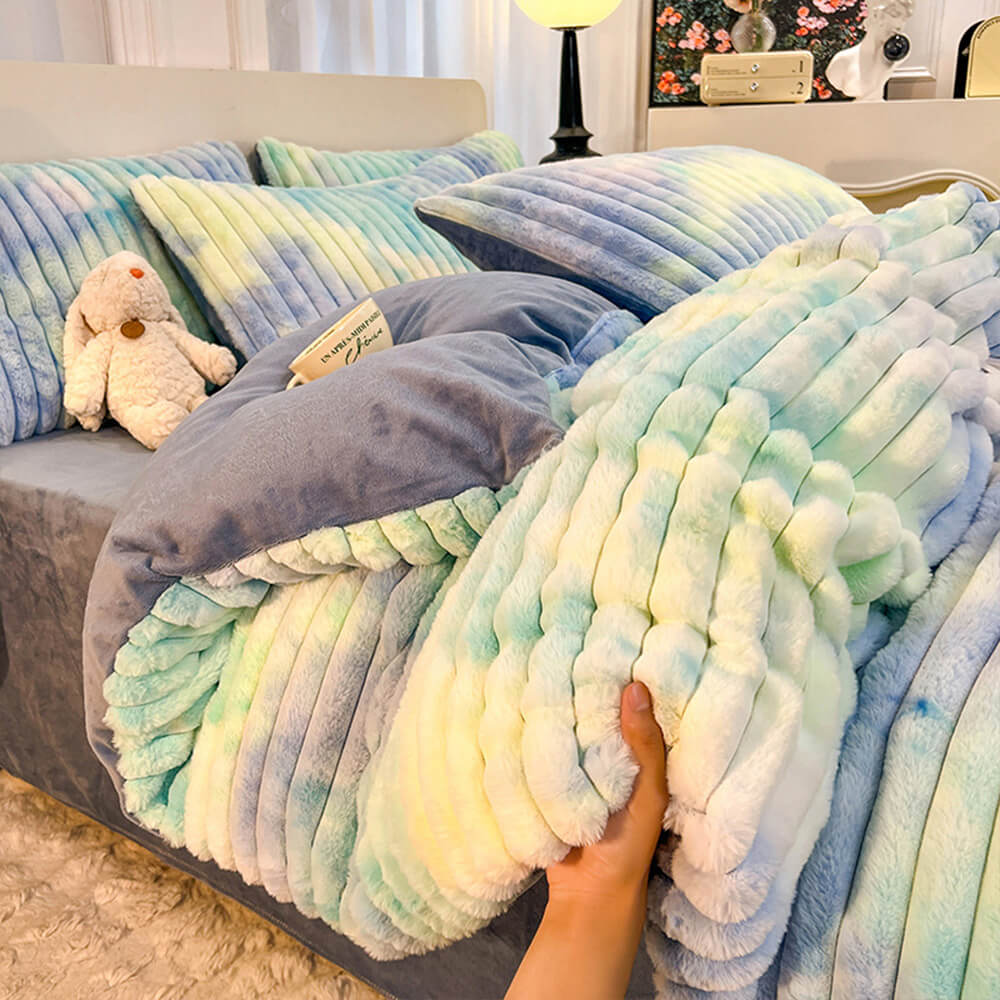 Plush Faux Fur Ribbed Comforter Set