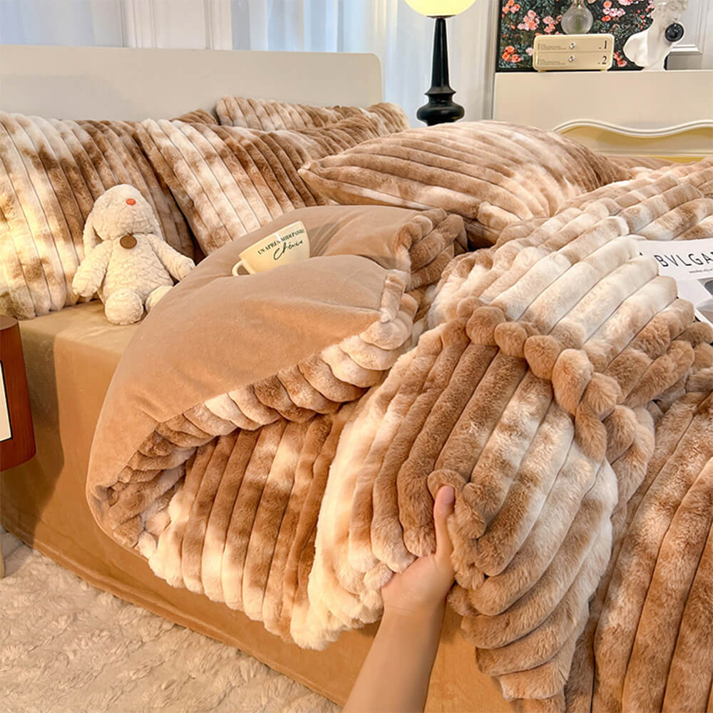 Plush Faux Fur Ribbed Comforter Set