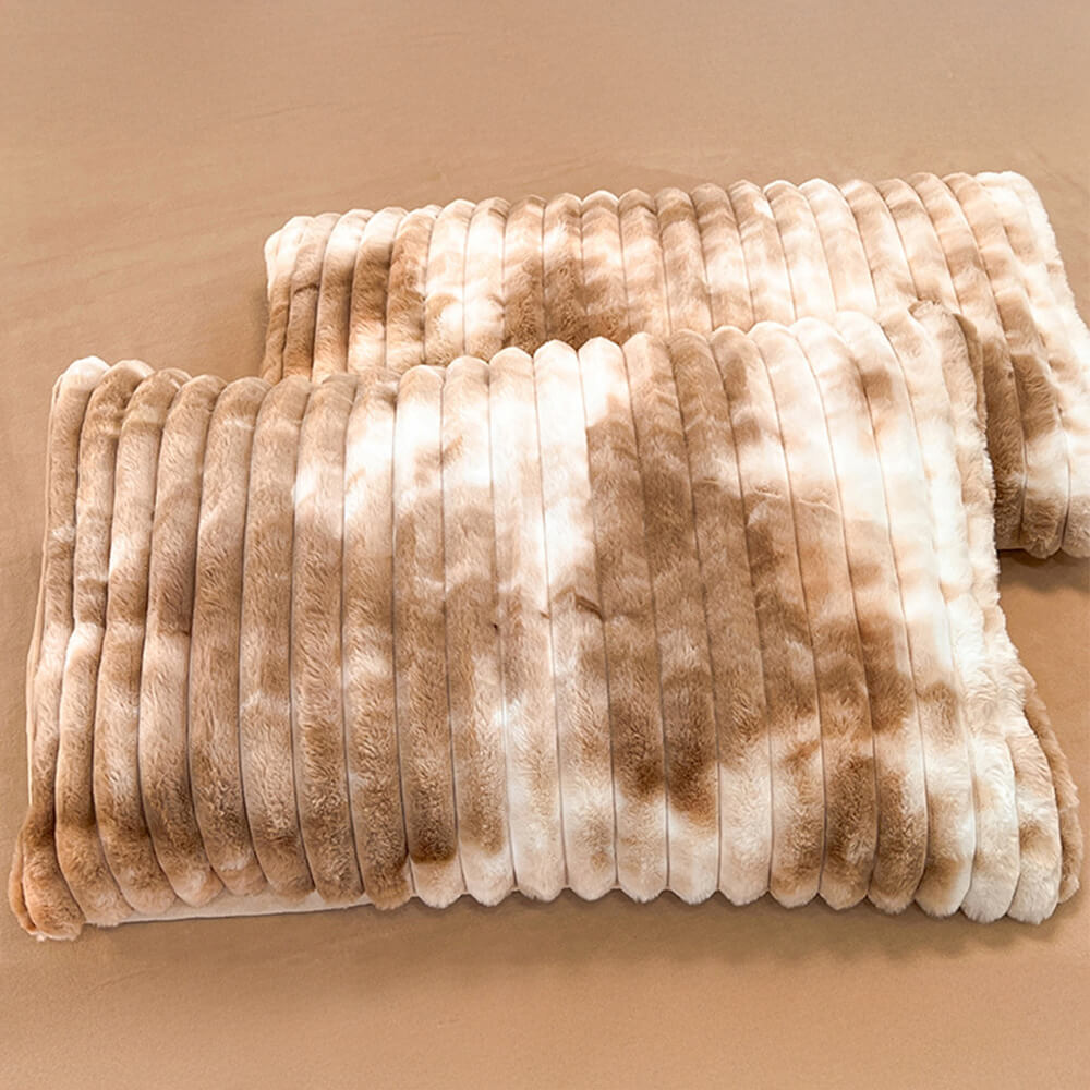 Plush Faux Fur Ribbed Comforter Set