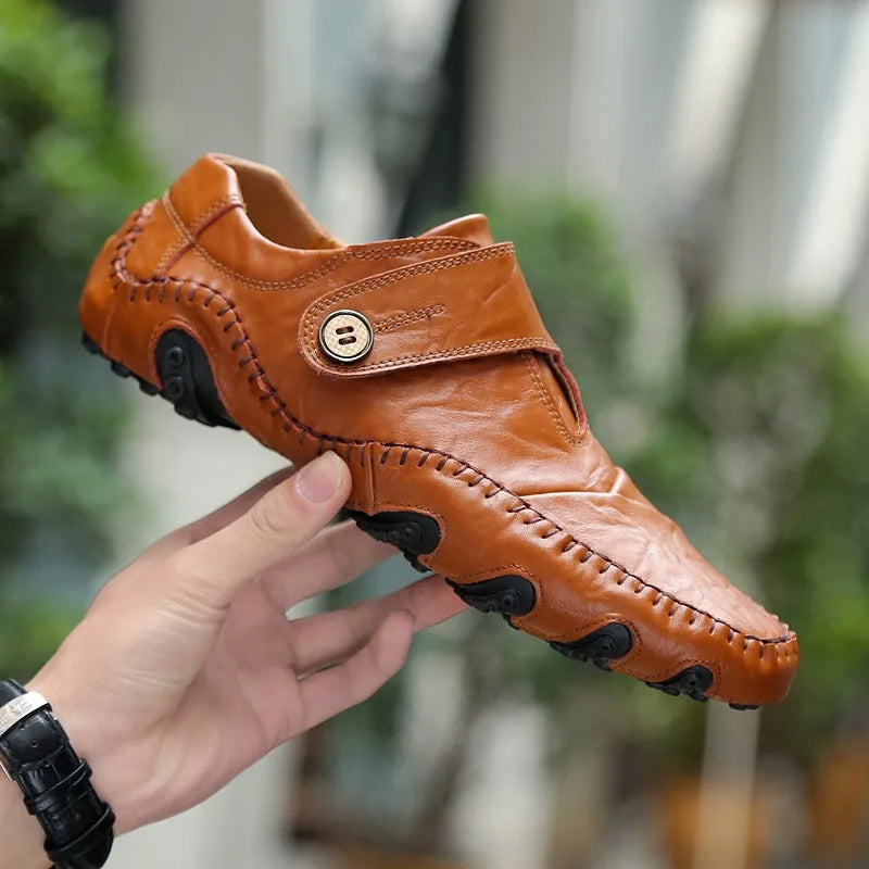 Men’s casual leather shoes with stitched design