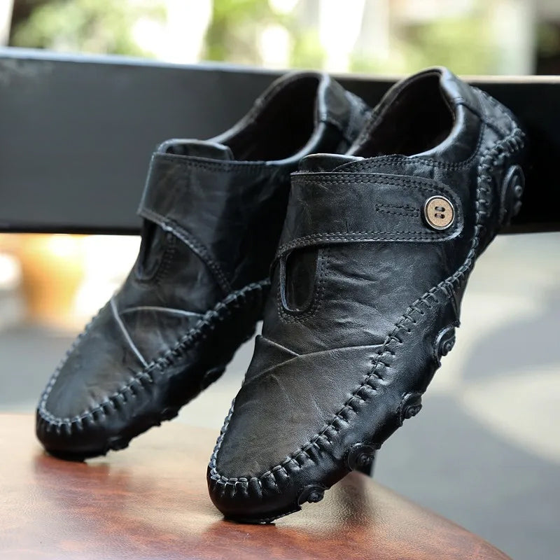 Men’s casual leather shoes with stitched design