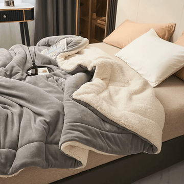 Minimalist Sherpa Quilted Throw Blanket