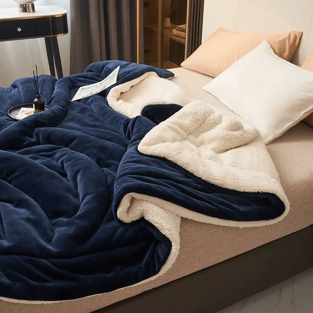Minimalist Sherpa Quilted Throw Blanket