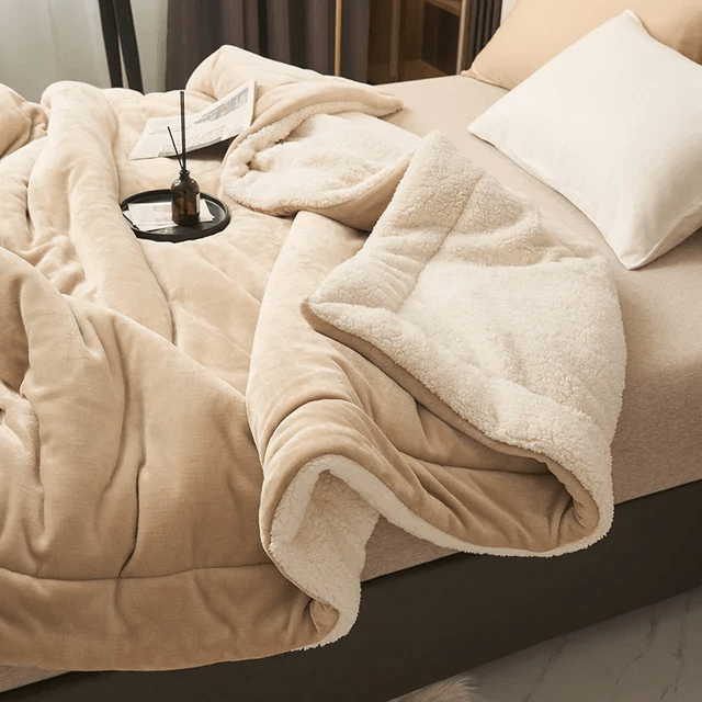 Minimalist Sherpa Quilted Throw Blanket