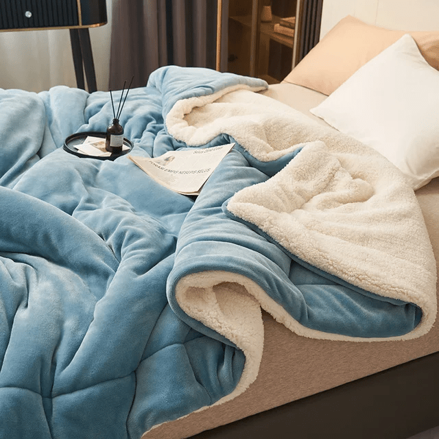 Minimalist Sherpa Quilted Throw Blanket