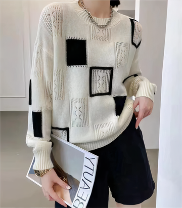 Casual women's plaid knitted sweater with round neck and long sleeves