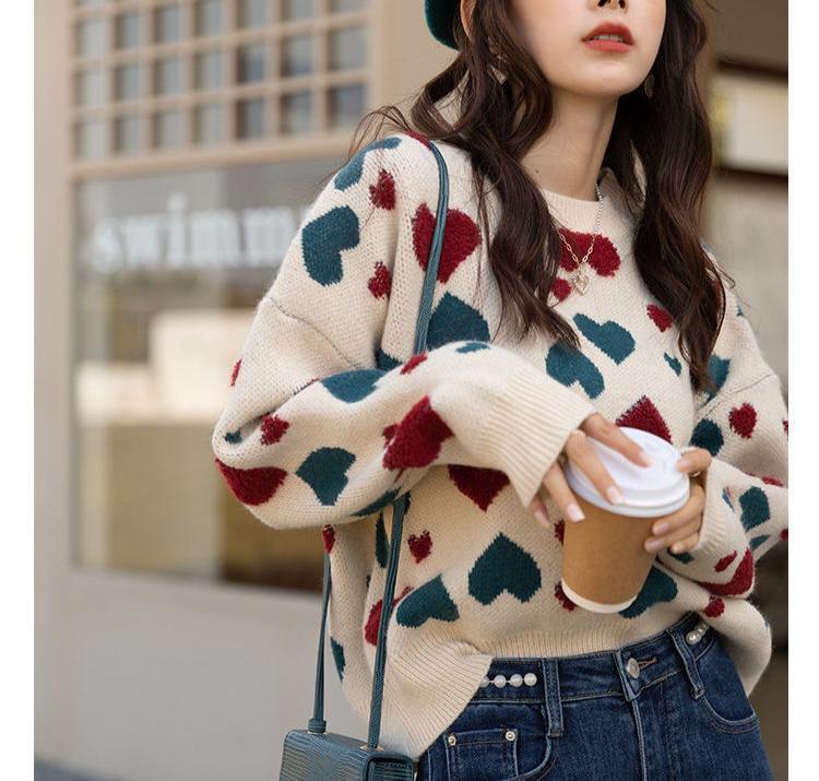 Women's long sleeve heart-print oversized knit sweater