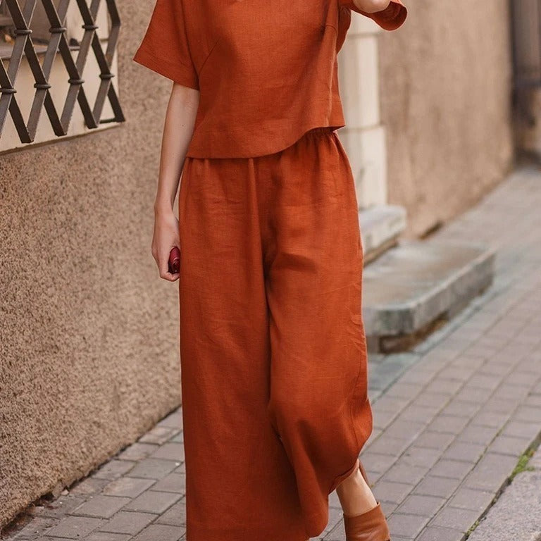 Women's short sleeved top and loose pants set