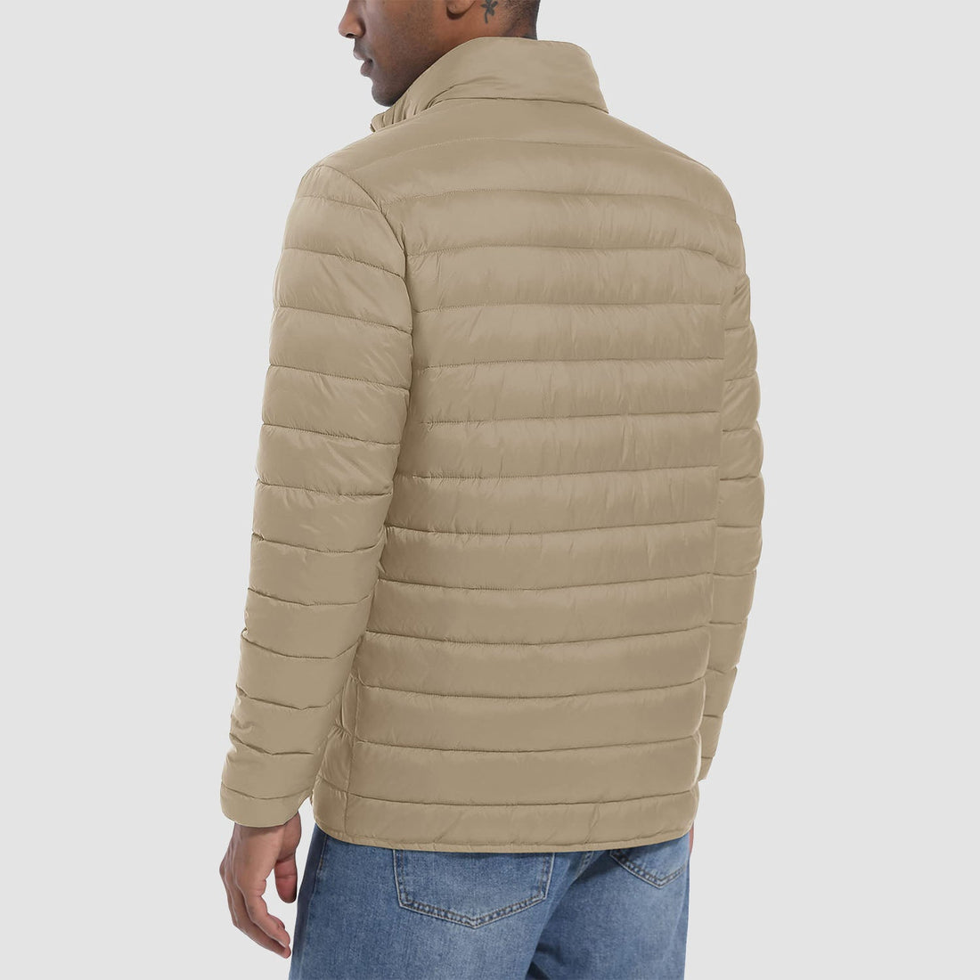 Puffer jacket with multiple pockets for men