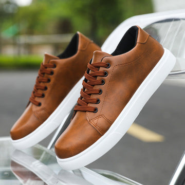 Men's lace-up sneakers with white sole