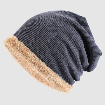 Men's and women's winter beanie with faux fur inside