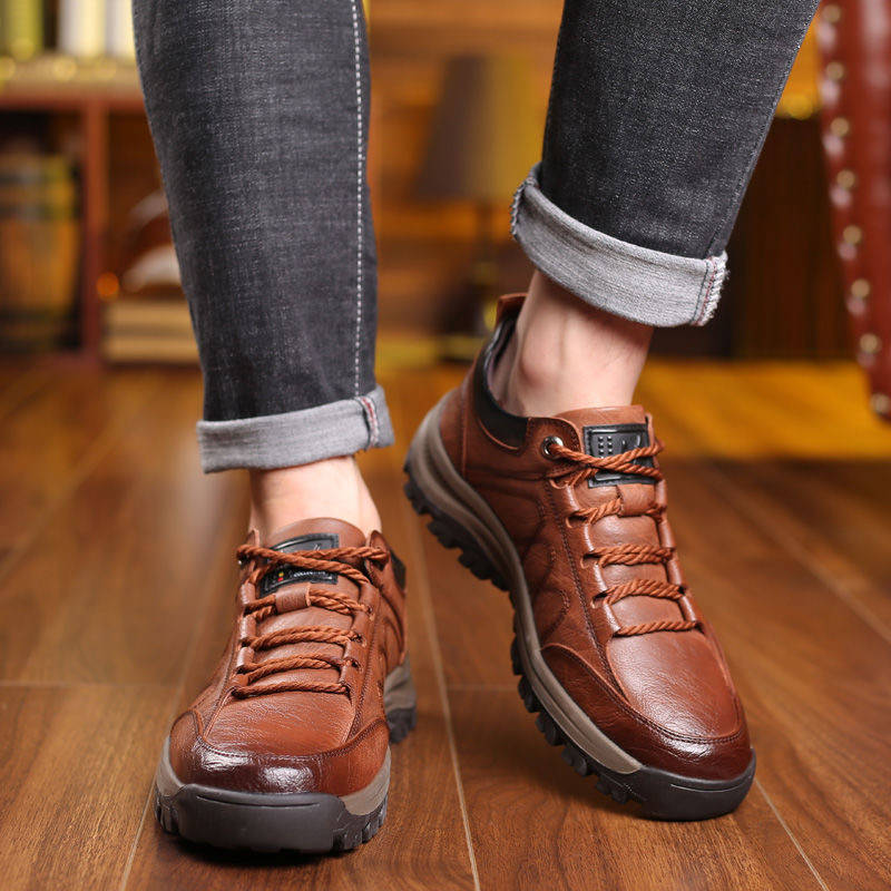 Men's leather casual shoes with a rugged outsole