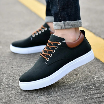 Men's casual lace-up canvas sneakers