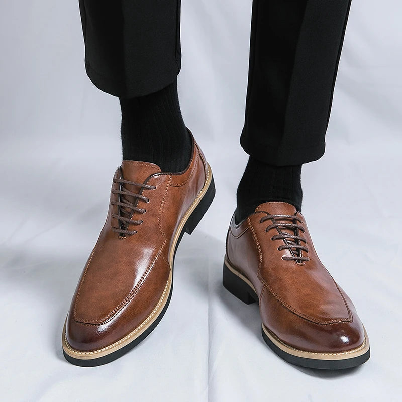 Men's classic lace-up shoes