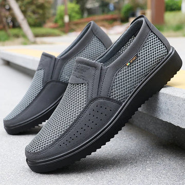 Breathable slip-on casual shoes for men