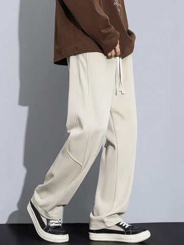 Men's loose fit cargo pants with drawstring waist