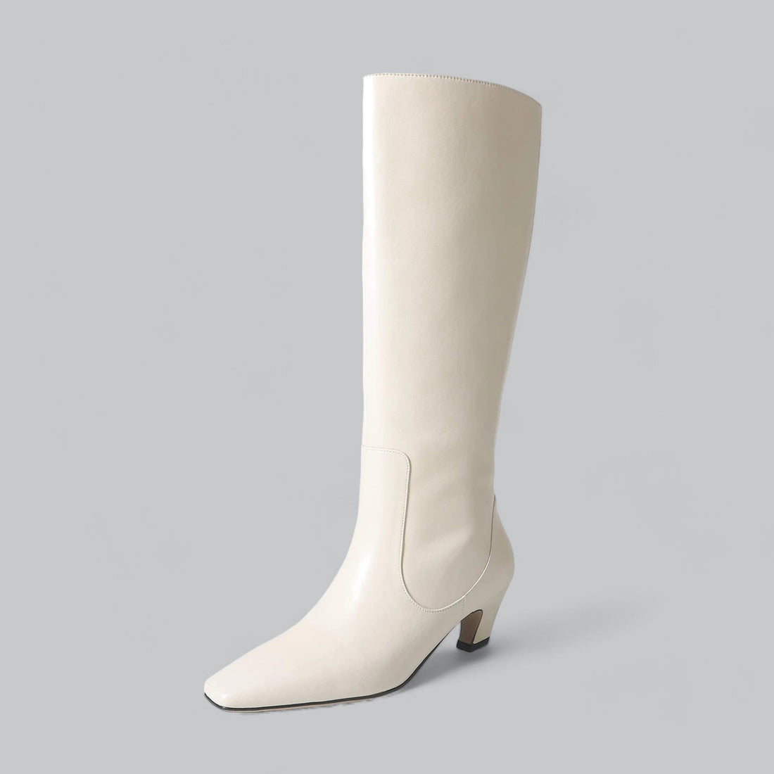 Stylish knee high long boots for women with chunky heel