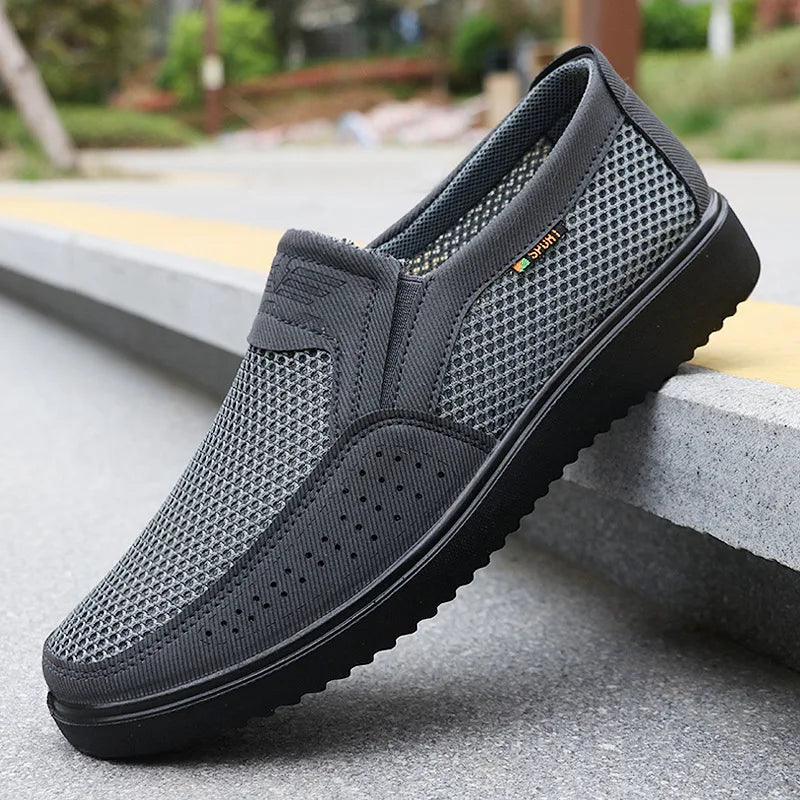 Breathable slip-on casual shoes for men