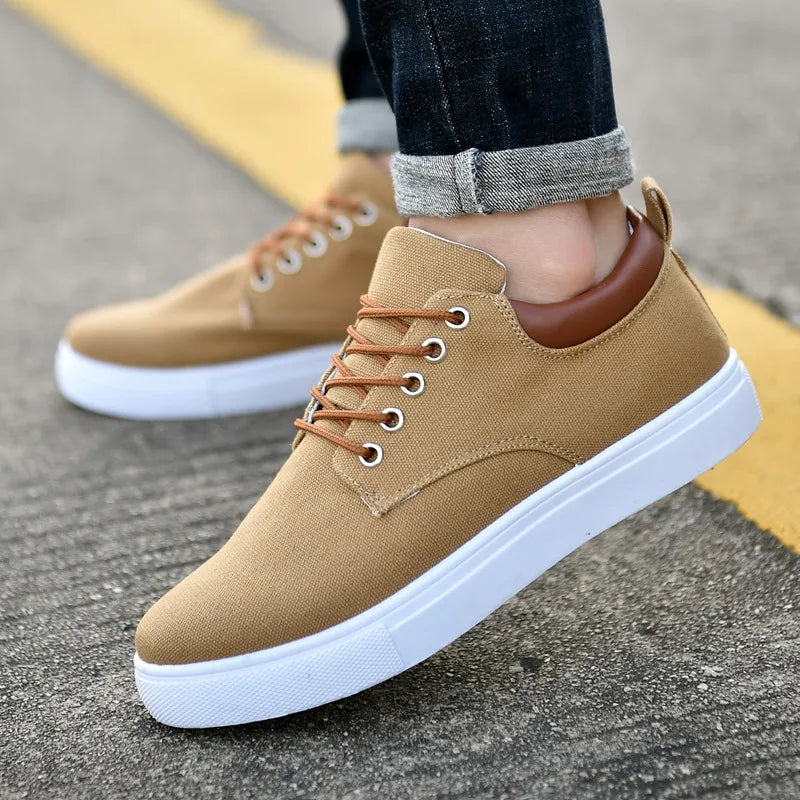 Trendy men's versatile casual sneakers for everyday wear