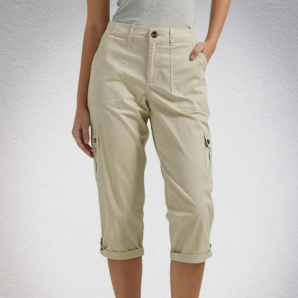 Mid-Rise Relaxed Capri Cargo Pants with Functional Pocket Detailing