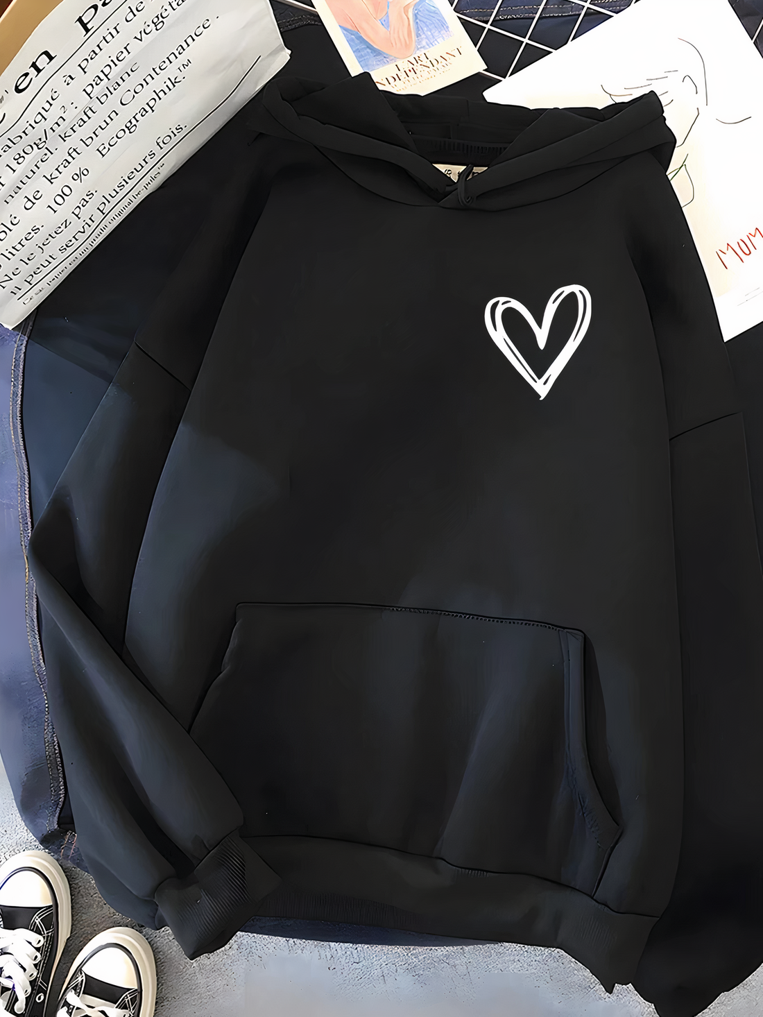 Women’s Hoodie – Relaxed Fit – Cotton Blend – Heart Graphic – Kangaroo Pocket