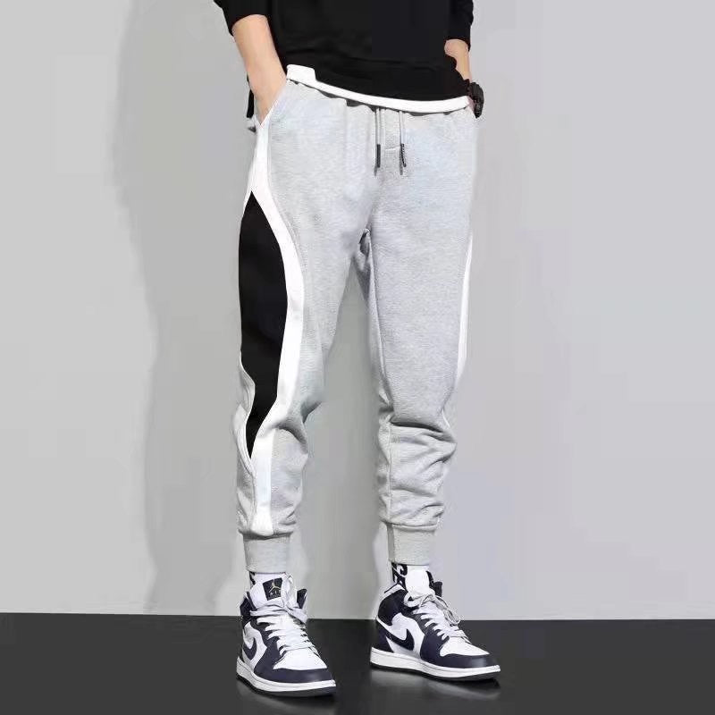 Men's casual sweatpants with contrasting colors