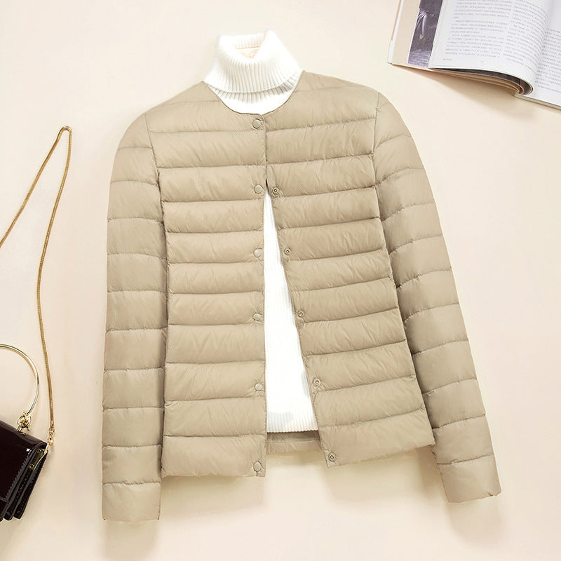 Women's light and short style puffer jacket