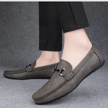 Stylish men's slip-on casual shoes for outdoor leisure