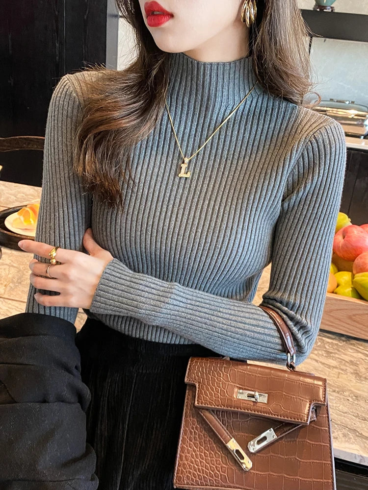 Elegant turtleneck sweater for women