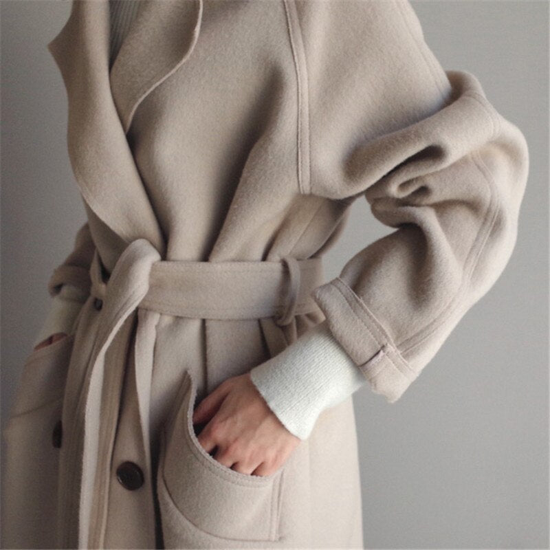 Elegant women's winter coat with artistic retro style and multi-button placket