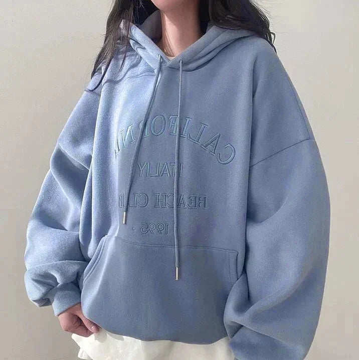 Women's oversized graphic hoodie for laid-back comfort